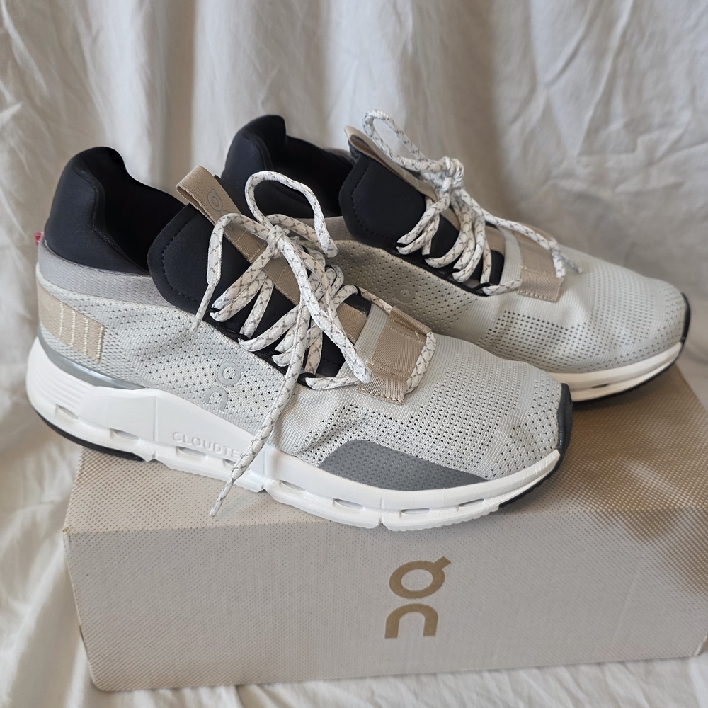 On Running Cloudnova White/black/sand Sneakers